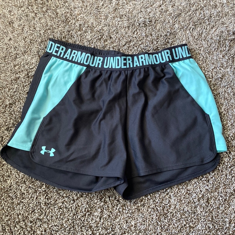 Under Armour Shorts - Medium